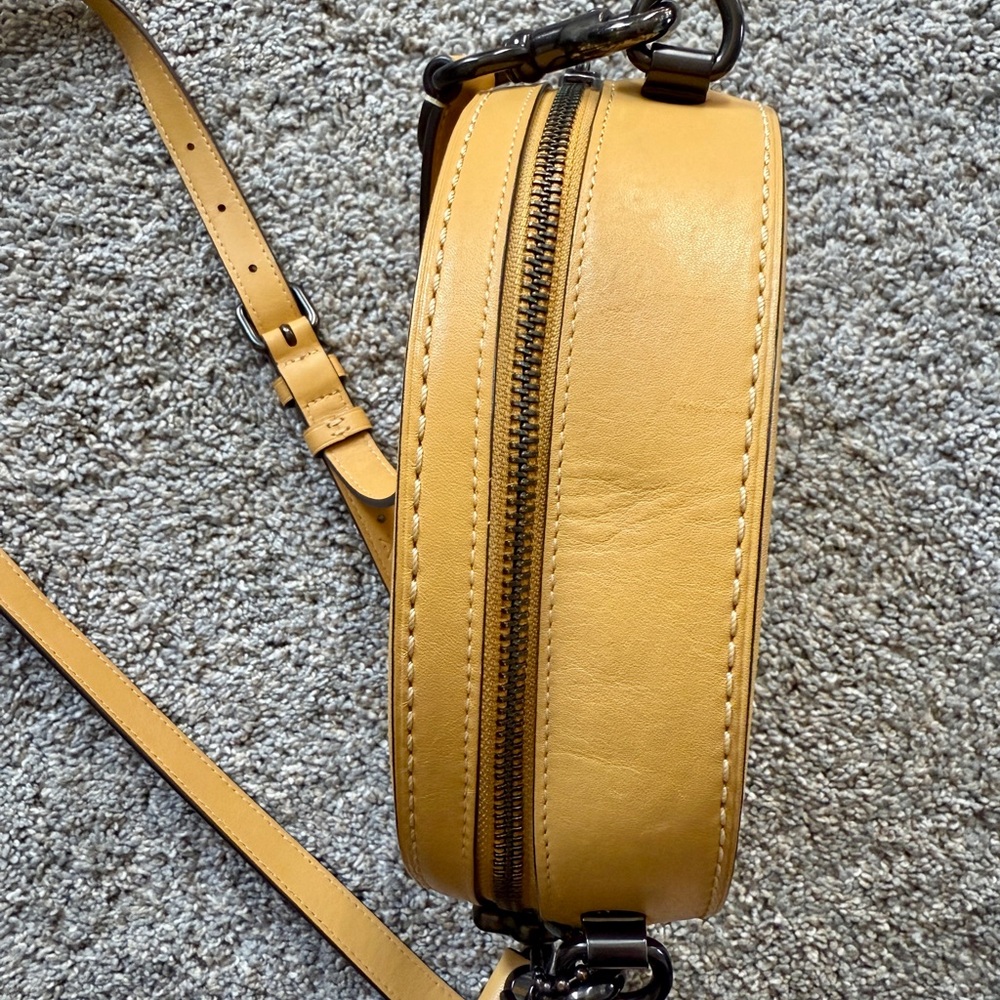 Coach Canteen Yellow Crossbody Bag - 90s Inspired - Picture 4 of 6